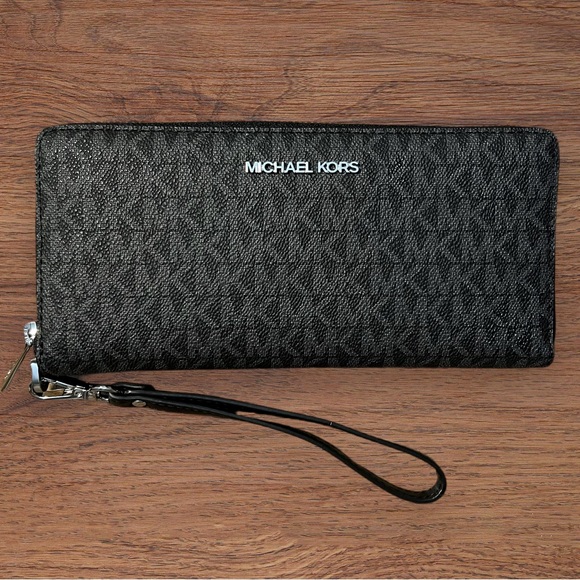 ✨NWT Michael Kors Large Continental Jet Set Travel Wallet Black ✨
